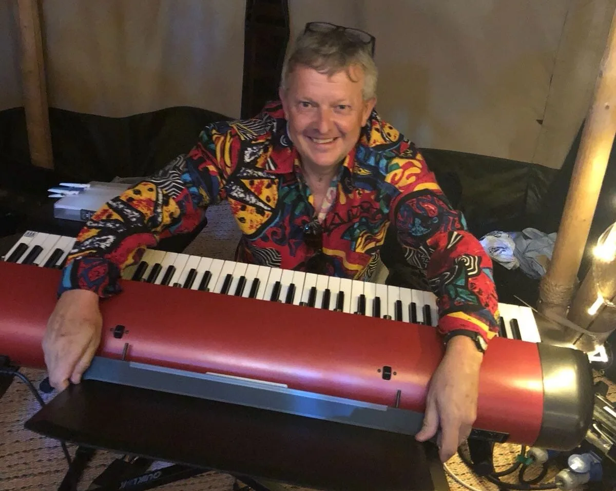 Andy Liggins keyboard player
